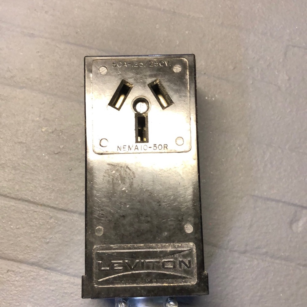 Leviton - 50amp, 125/250 Volt, Nema 10-50r, Receptacle